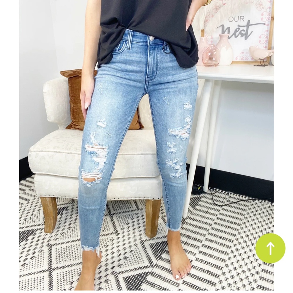 Judy Blue High Rise Distressed Jeans 9 29